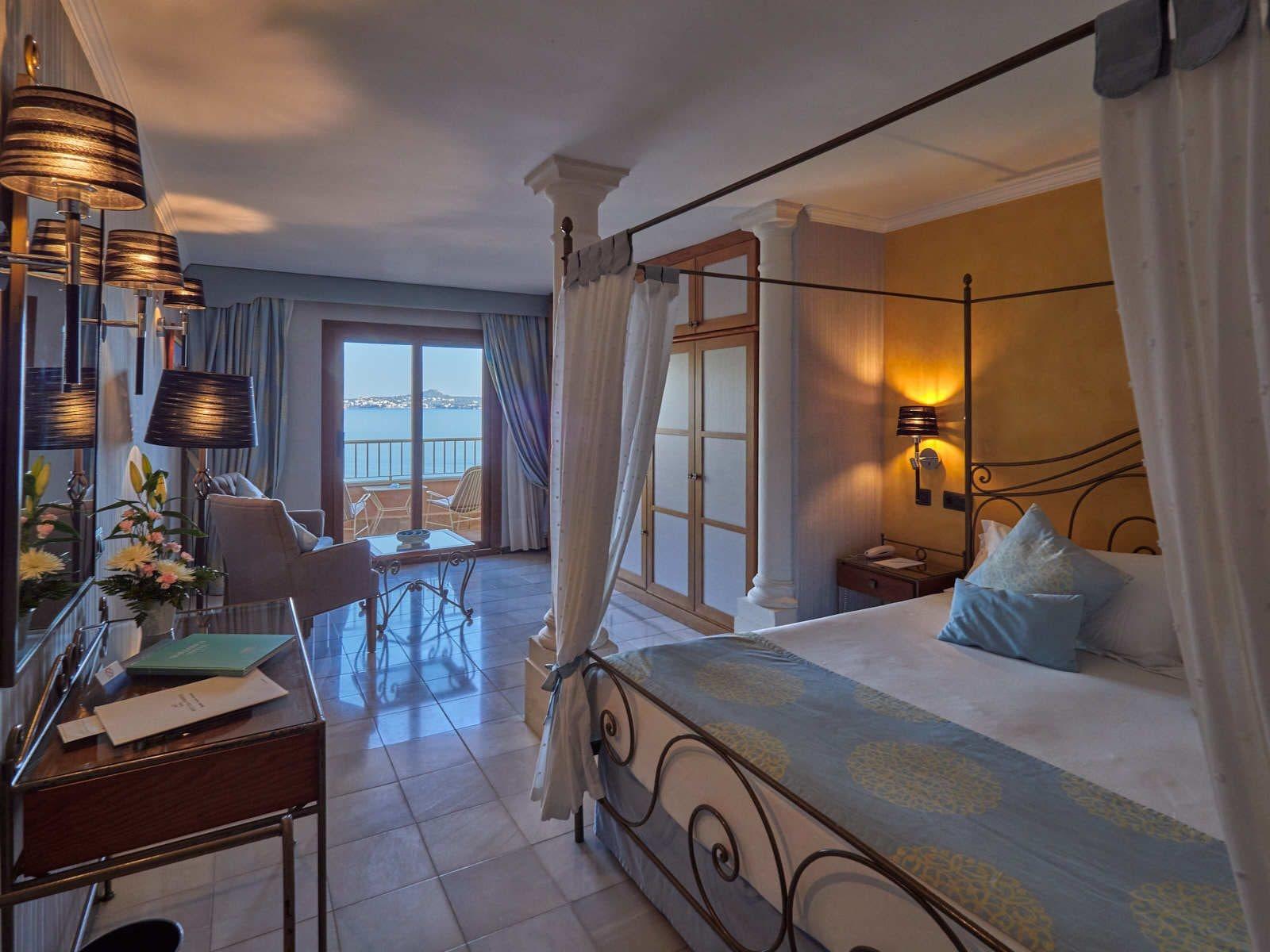 Hotell Petit Cala Fornells 5*