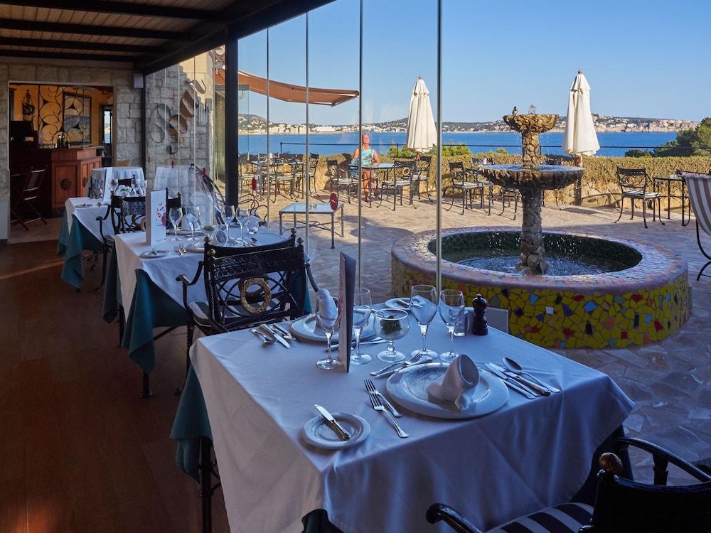 Petit Cala Fornells Hotell