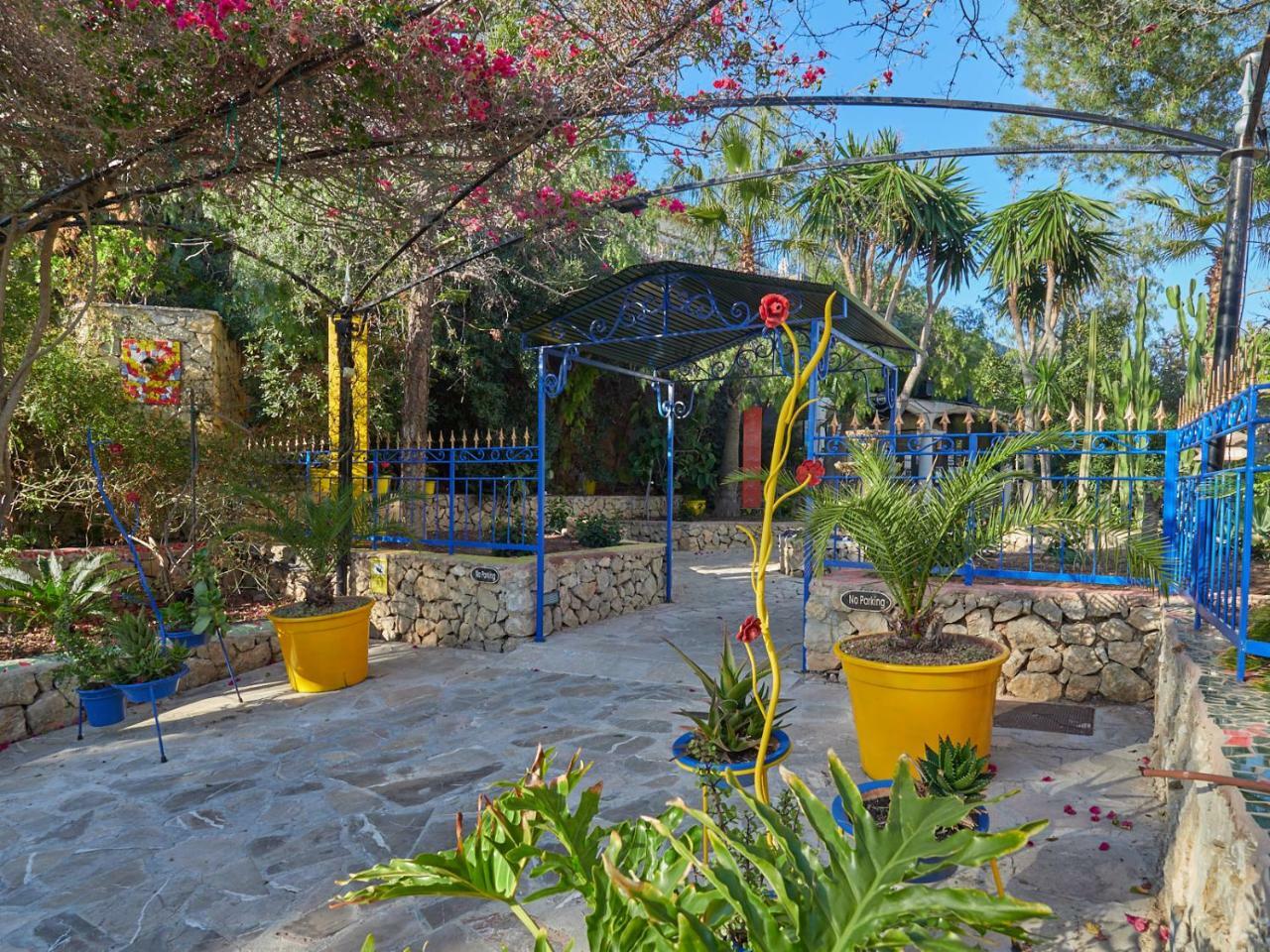 Petit Cala Fornells Hotell 5*