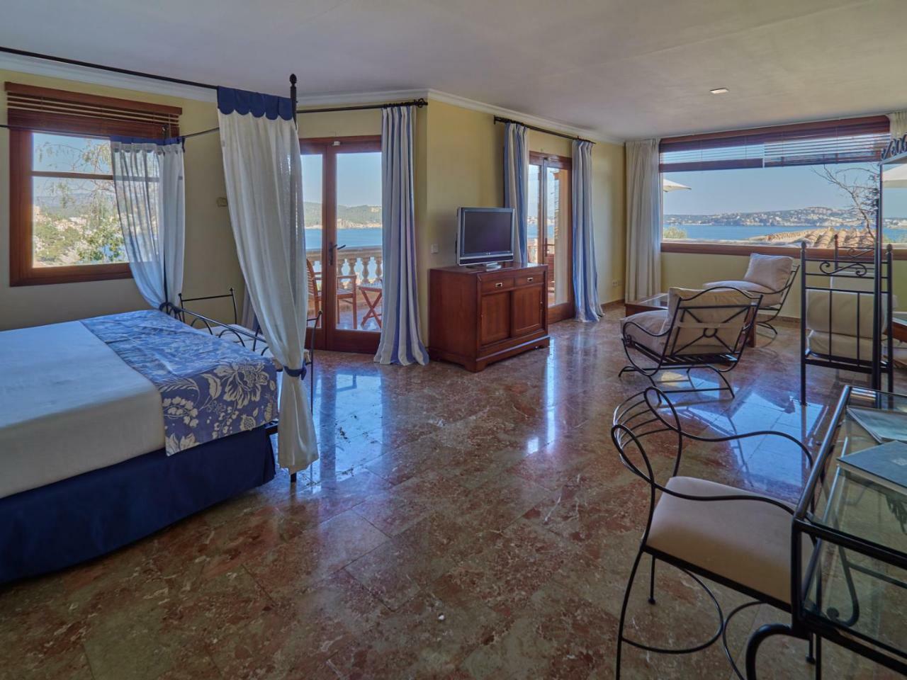 Petit Cala Fornells Hotell Peguera